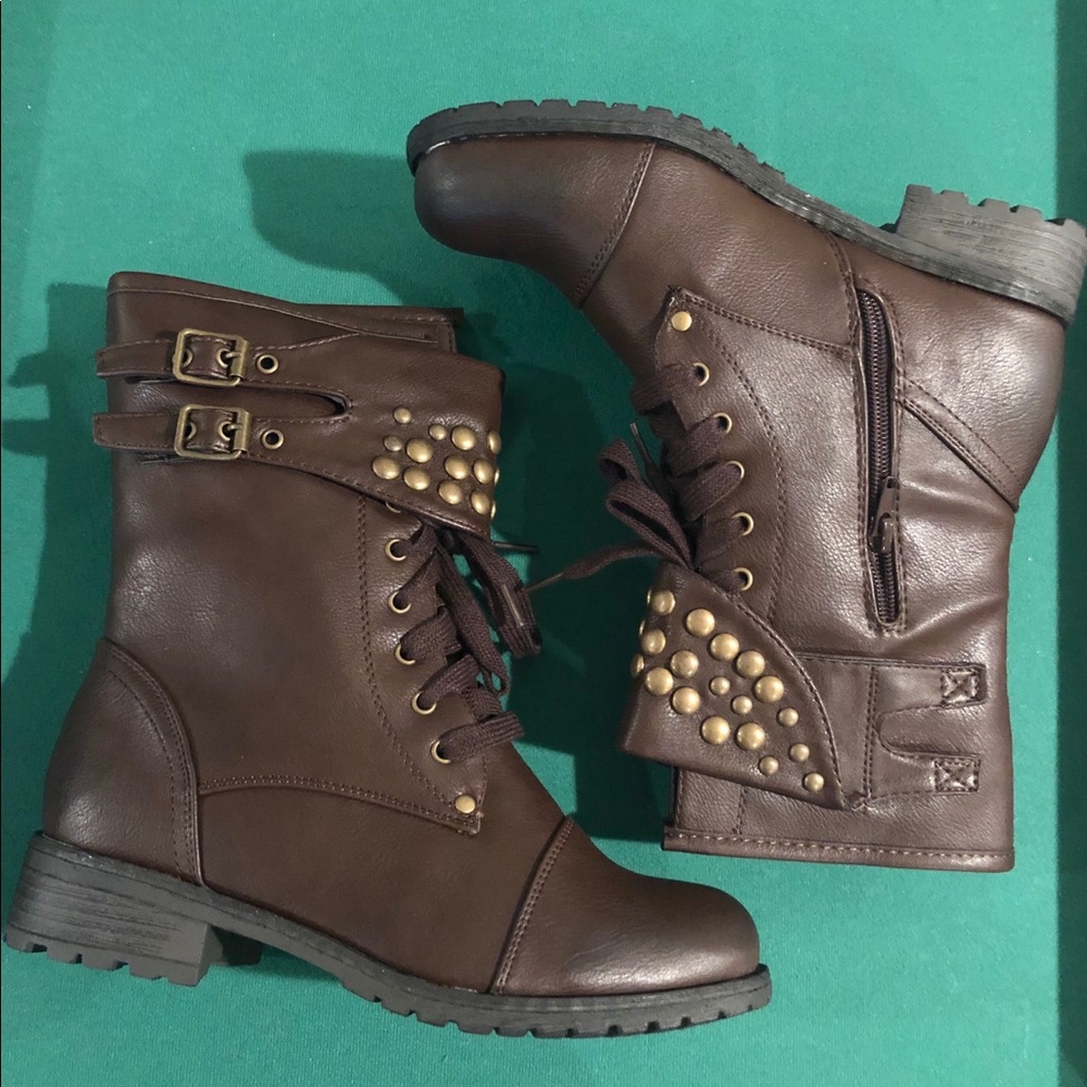 Wild Diva Ella Studded Boots Size 6.5
